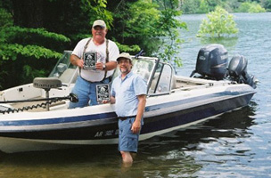 Mike & Al after winning the MSW Bull Shoals Open in May of 2008 with a 25.6 pound 5-fish basket